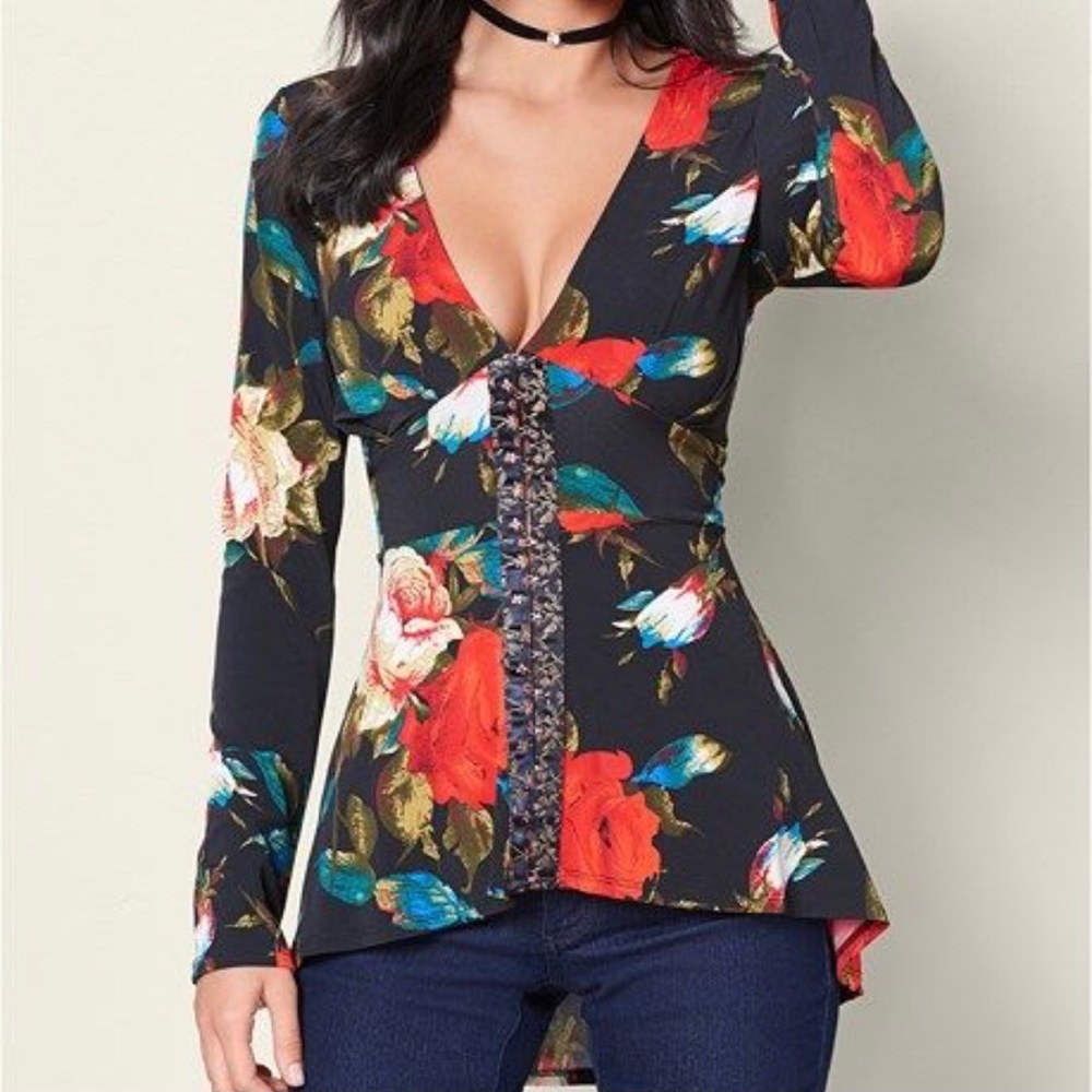 NWOT Venus Floral V-neck High-Low Top